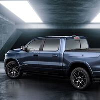 Algunos fabricantes se están planteando por qué hacen coches tan grandes con el uso que les damos. La solución de esta marca es hacer pick-ups aún más enormes