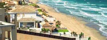 Un pueblo pesquero auténtico con fortalezas medievales, arroces exquisitos en la playa y la mejor puesta de sol del Mediterráneo