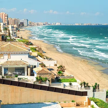 Viajar por España para unas vacaciones baratas: este pueblo pesquero del Mediterráneo es un oasis tradicional detenido en el tiempo