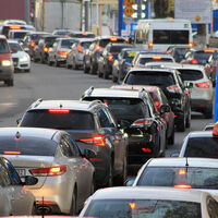 Protestas ante el veto a los coches sin etiqueta en Madrid: una medida "discriminatoria", según asociaciones de conductores