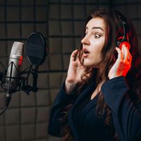 Actores de doblaje en México piden leyes contra la clonación de voz con IA: Sheinbaum buscará proteger a los actores 