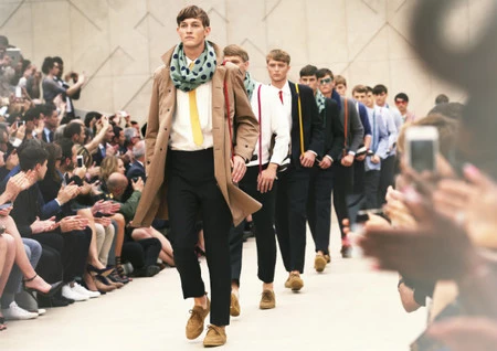 Burberry Prorsum presenta en Londres su colección para la primavera-verano 2014