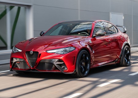 Alfa Romeo Giulia Gta 2021 1600