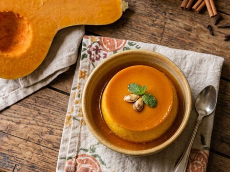 Cómo hacer un flan de calabaza con pocos ingredientes: queda cremosito, delicioso y en poco tiempo