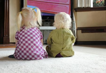 El 36% de la programación infantil se salta a la torera el horario protegido