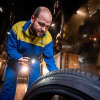 Hemos ido hasta Valladolid para conocer uno de los grandes secretos de Michelin: cómo fabricar cinco millones de neumáticos cada año 