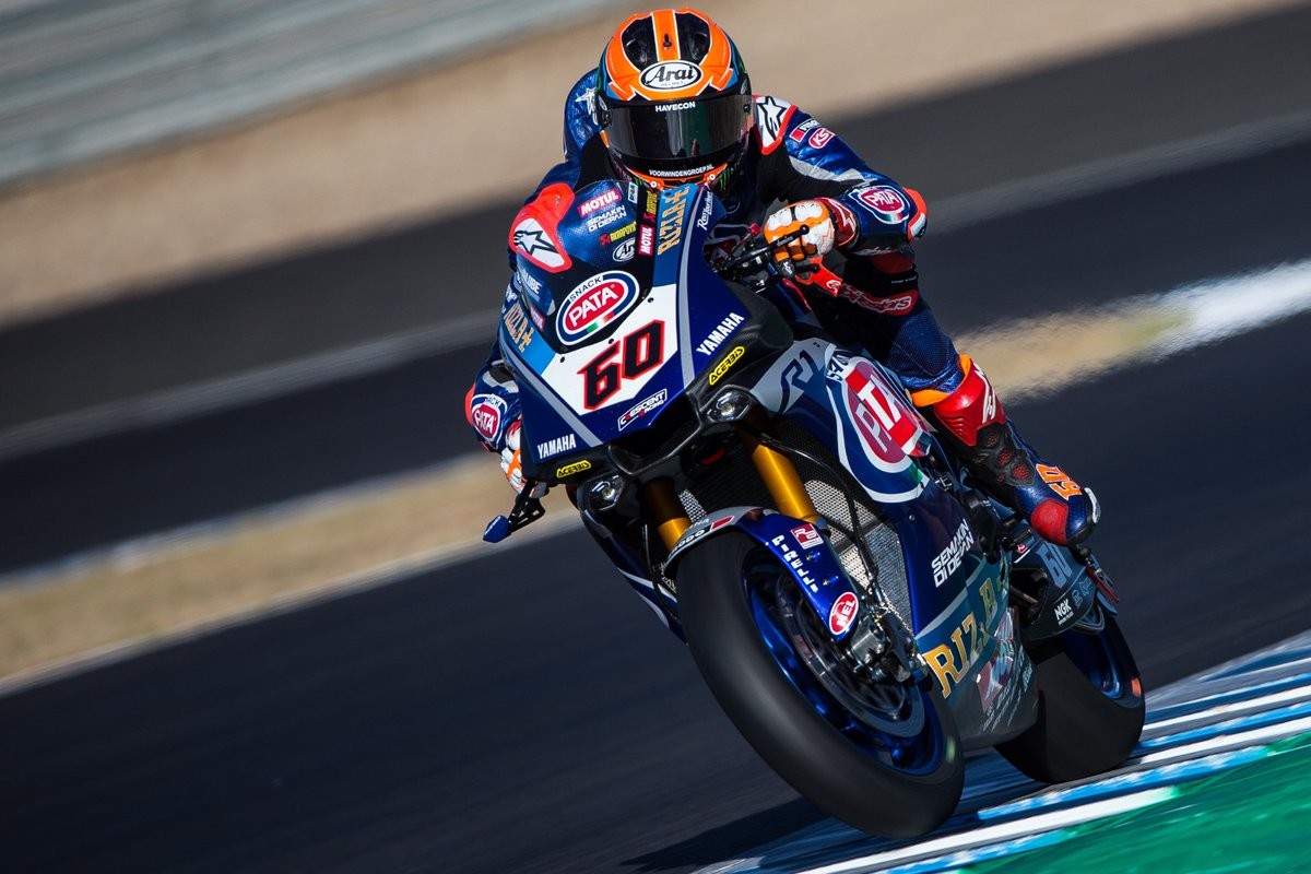 ¡Drama en Jerez! Álvaro Bautista se va al suelo, Van der Mark gana y Jonathan Rea recorta diferencias