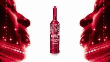 Piensa en rojo para ser solidario, Belvedere lanza su versión RED