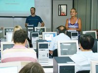 El Gobierno sustituirá los 426 euros por una ayuda para la formación