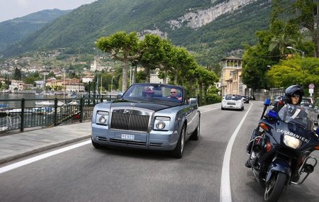 Así da gusto pasearse en Rolls-Royce