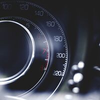 El sistema ISA podrá limitar la velocidad de todos los coches nuevos en 2022 en función de la vía, y estas son sus claves