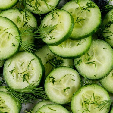 Mi ensalada favorita sin lechuga: 5 ingredientes, lista en 10 minutos y perfecta para la cena