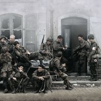 Dan Snow, historiador, es fan de esta serie: "Es una de las mejores de la historia. Han sometido al reparto al tipo de entrenamiento táctico al que habrían sido sometidos estos hombres" 