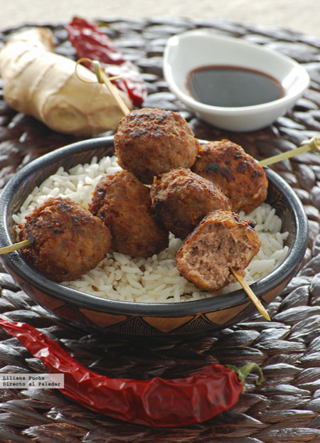 Pinchos de albondiguillas asiáticas. Receta
