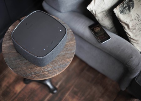 El altavoz sin cables de Cambridge Audio, el Yoyo (L), amplía su mercado y ya se puede comprar en España
