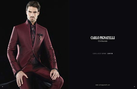 Juan Betancourt se viste para el altar en la colección Ceremonia de Carlo Pignatelli