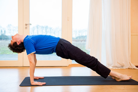yoga-fortalecer-brazos