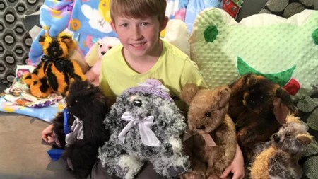 Campbell Remess solo tiene 12 años, pero dedica su tiempo libre a coser osos de peluche para los niños enfermos