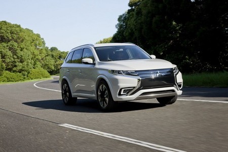 El Mitsubishi Outlander PHEV Concept-S muestra su nueva cara para el Salón de París
