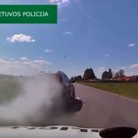 El James Bond lituano lleva un Volvo: humo y pinchos contra la policía en plena persecución