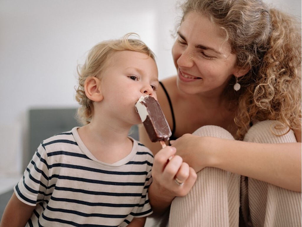 La compra de helados en España no para de crecer, pero hay una categoría que crece especialmente: la que nos lleva a comer más pensando que comemos menos