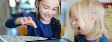 Coronavirus: cinco consejos para controlar el tiempo que los niños pasan ante las pantallas durante el distanciamiento social