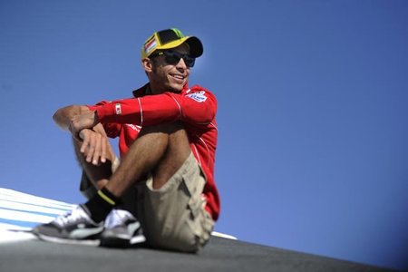 Valentino Rossi anda buscando una Honda