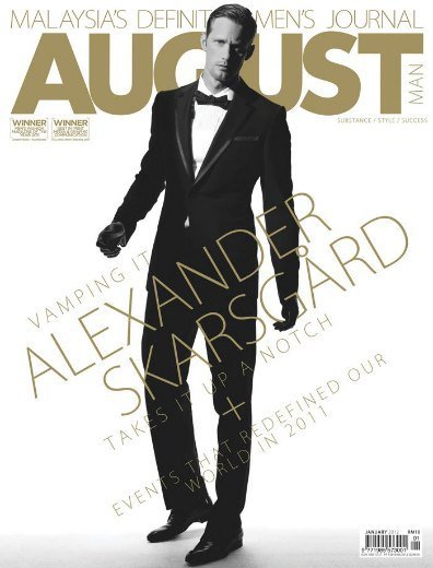Alex Skarsgard, ponte el smoking y llévame al baile