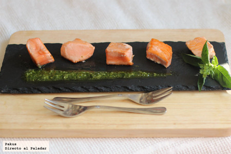 Aperitivo de tataki de salmón al pesto. Receta ligera