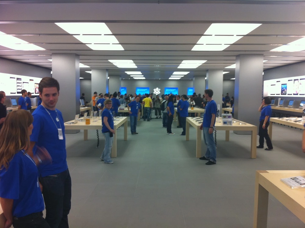 Foto de Inauguración Apple Store La Maquinista (26/93)