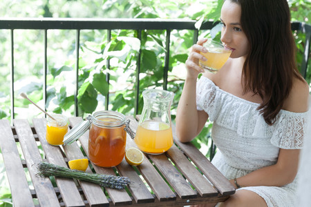 Kombucha: qué sabemos sobre este té fermentado, propiedades y cómo elaborarlo en nuestra propia casa
