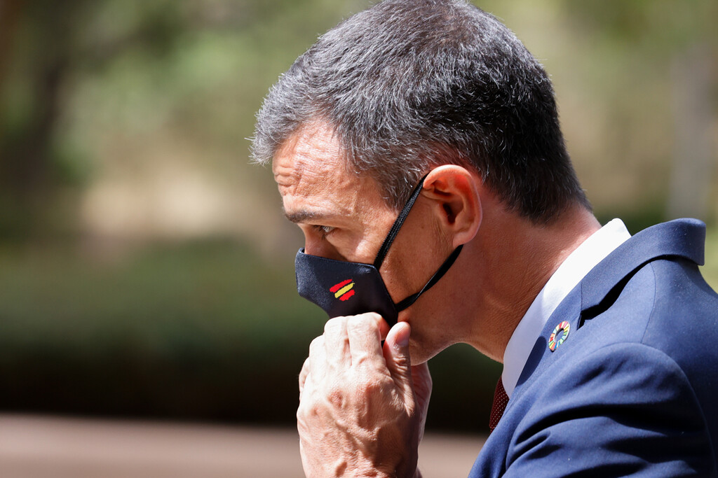 La mascarilla es ya un asunto más político que sanitario. Y por eso el Gobierno no pone fecha de salida