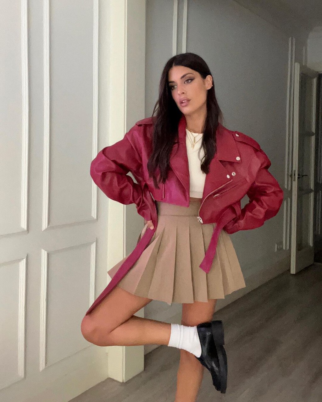 Súmate a la moda de la falda de tablas como la de Dulceida pero en versión low cost en H&M para darle rollazo a tu look 