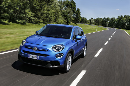 El Fiat 500X se renueva: apenas cambia pero estrena motores de tres y cuatro cilindros, tecnología...