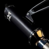 Akrapovic celebra sus 30 años  con una serie limitada de 30 escapes de titanio para la Kawasaki Ninja ZX-10R