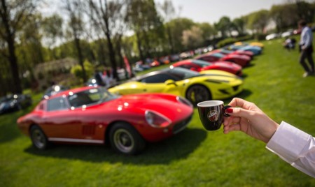 Un paseo en 46 fotos y un vídeo por los Cars & Coffee Italia