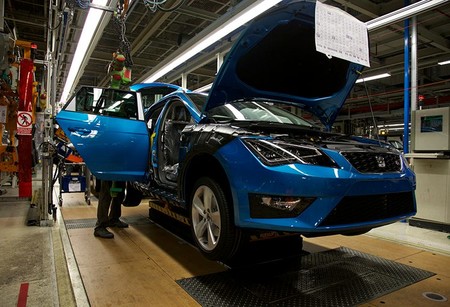 SEAT Martorell detiene la producción de coches ante el conflicto de Cataluña para evitar "riesgos de movilidad"