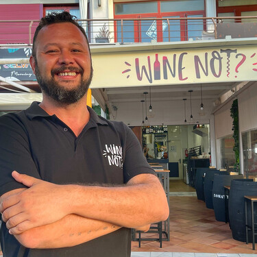 Este bar de la playa de La Barrosa, en Chiclana, tiene vinos y tapas de primer nivel, pero con un ticket medio de 20 euros