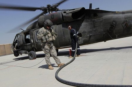 79 euros el litro, el precio de la guerra en Afganistán