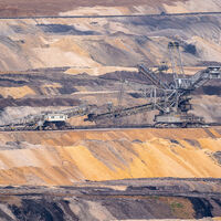 Europa se la jugó a un futuro donde "fabricar cosas" dejaría de ser relevante: ahora China le está mostrando su error