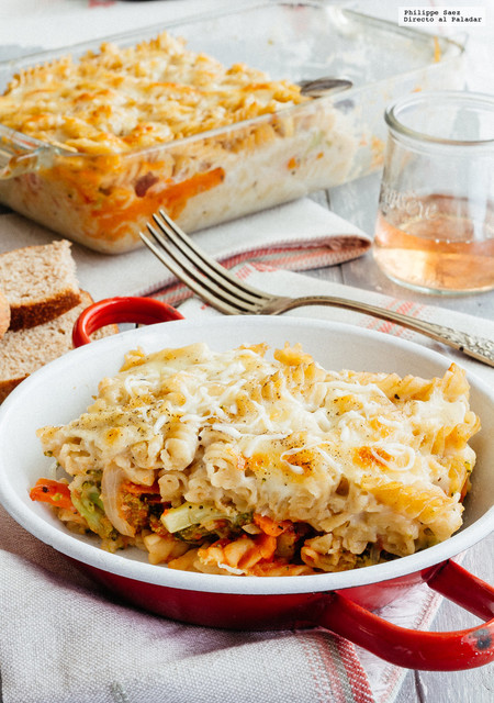Pasta gratinada con verduras. Receta vegetariana