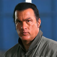 "Recibimos 450,000 llamadas de todo el mundo": Steven Seagal está convencido de que él debió protagonizar este éxito de Tom Cruise 