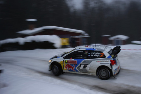 Rally de Suecia 2014: Jari-Matti Latvala aguanta en cabeza, descalabro de Hyundai (actualizado)