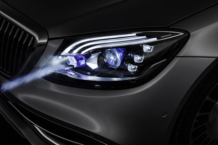 Digital Light Mercedes Benz 7