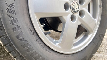 O segredo que levou a Volkswagen a se tornar uma gigante: a obsessão doentia por usar o mesmo pneu em quase todos os seus carros.