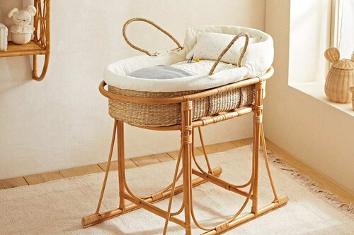 El ratán es la última moda para decorar una habitación infantil, y estas 21 piezas son nuestras favoritas 
