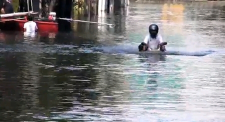 Moto anfibia made in Tailandia