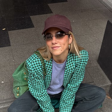 Cinco camisetas y tops de Massimo Dutti que se agotarán pronto: van con todo y cuestan menos de 16 euros