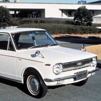 La historia detrás del lanzamiento del Toyota Corolla y los paralelismos que podemos encontrar hoy 