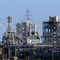 Estamos pagando la gasolina más cara de lo normal, y en parte es culpa del calor extremo 